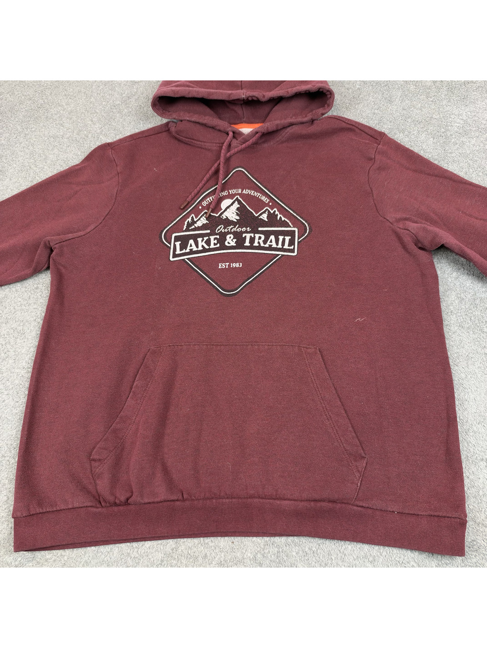 Lake & Trail hoodie size S maroon graphic pullover